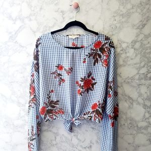 ONETHELAND Floral Gingham Tie Blouse